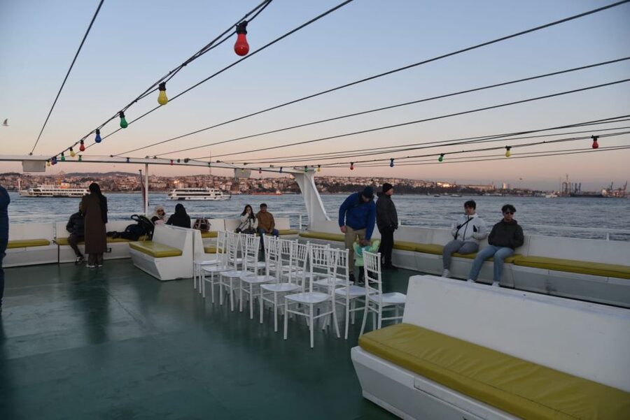 Istanbul: Explore Bosphorous on a Sunset Boat Cruise - Rumeli Hisarı marks the turn