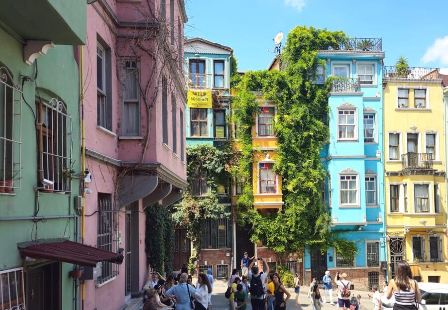 Istanbul: Fener & Balat Guided Tour through Colored Streets - Why Fener and Balat are worth your morning