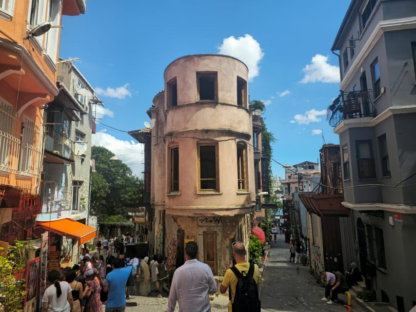 Istanbul: Fener & Balat Guided Tour through Colored Streets - Meeting the guide beside the Fener bus stop