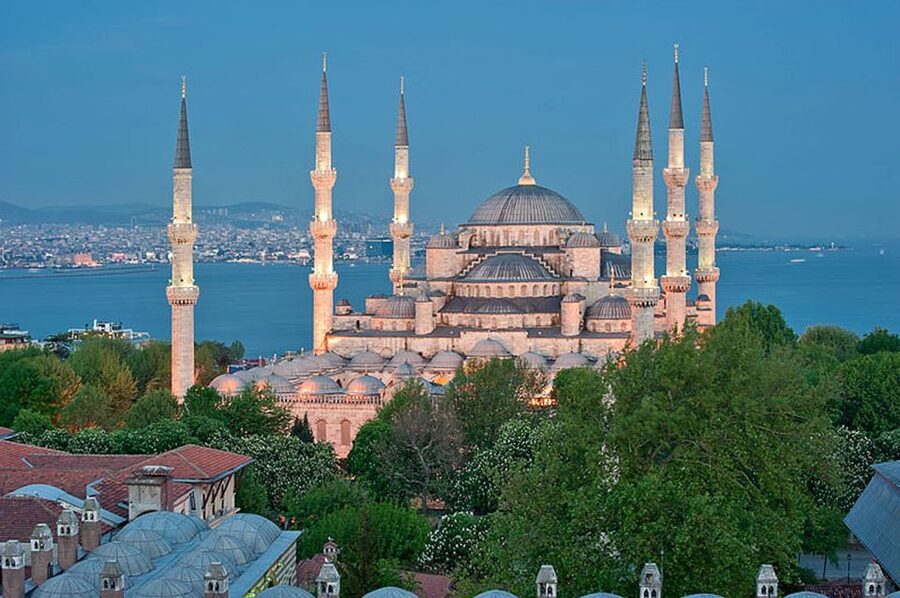 Istanbul: Full-Day Heritage Tour - Lunch is convenient, but keep expectations modest
