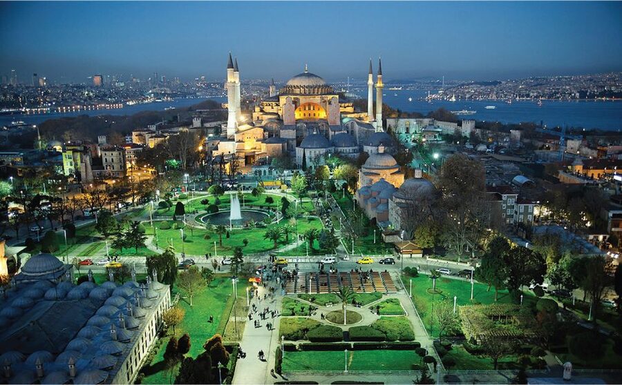 Istanbul: Full-Day Heritage Tour - Hagia Sophia and the story beneath the dome