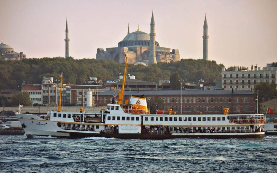 Istanbul: Full Day Princes Islands Guided Tour with Lunch - Second stop: bigger Büyükada