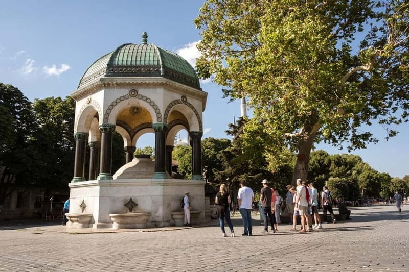 Istanbul: Full Day Private Guided Tour for Iconic Landmarks - Hagia Sophia and its changing religious role