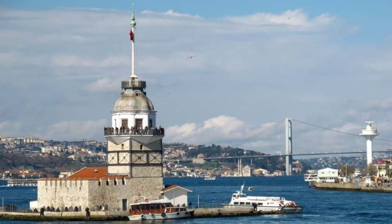 Istanbul: Guided Bosphorus Cruise & Golden Horn Bus Tour - Why this short tour works in Istanbul