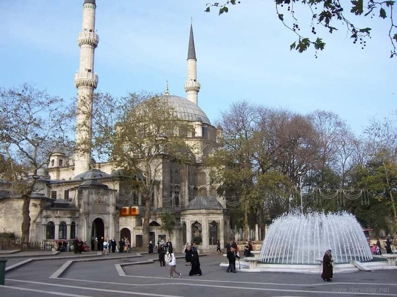 Istanbul: Guided Bosphorus Cruise & Golden Horn Bus Tour - Eyüp Sultan Mosque and Abu Ayyub al-Ansari