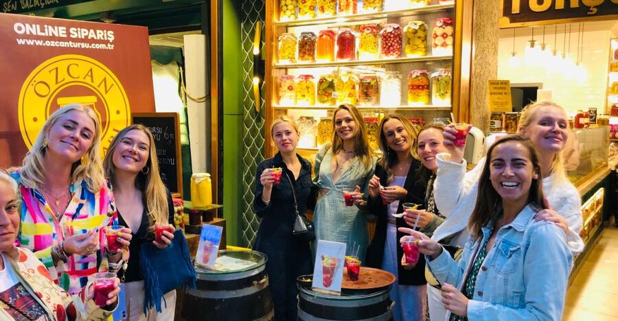 Istanbul: Guided Food and Culture Tour - The first Bosphorus crossing, from Europe to Asia
