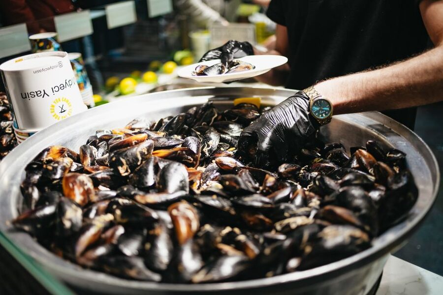 Istanbul: Guided Food and Culture Tour - The second ferry and Istanbul after dark