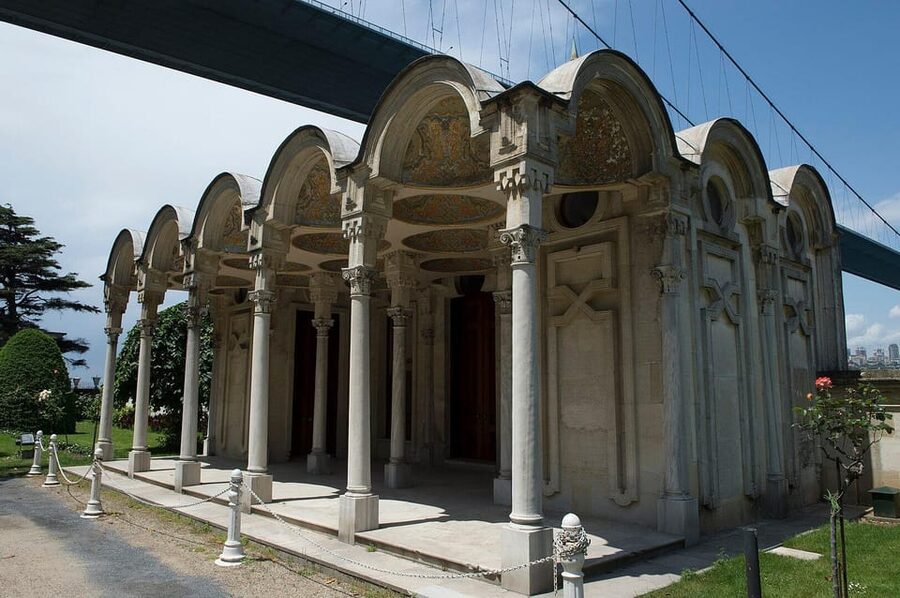 Istanbul: Hagia Sophia and Blue Mosque Tour with Tickets - The Blue Mosque and its Iznik tiles