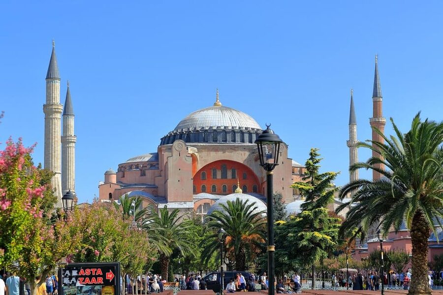 Istanbul: Hagia Sophia & Basilica Cistern Tour with Tickets - A short walk through the Hippodrome