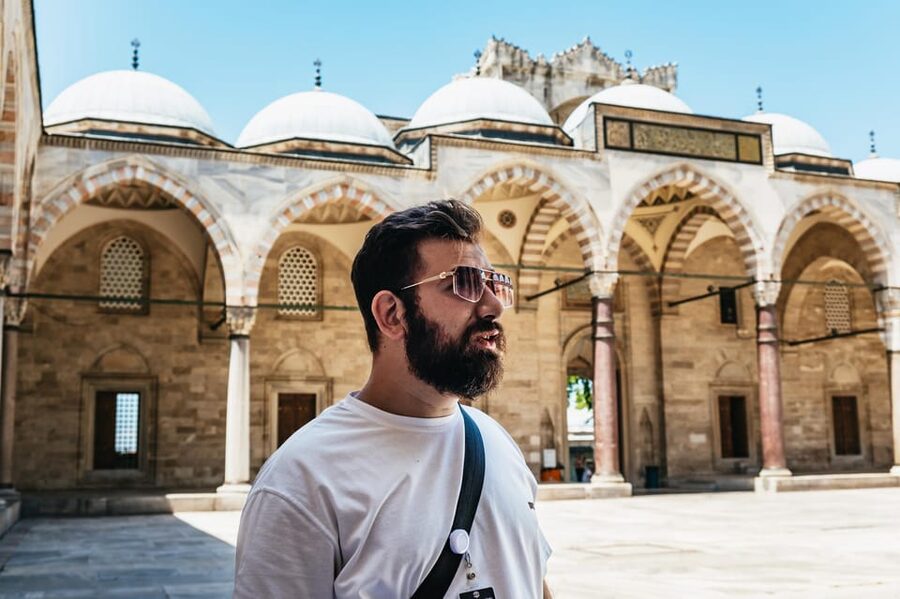 Istanbul: Hagia Sophia, Blue Mosque, Suleymaniye Mosque Tour - Why the guide matters more than the low price