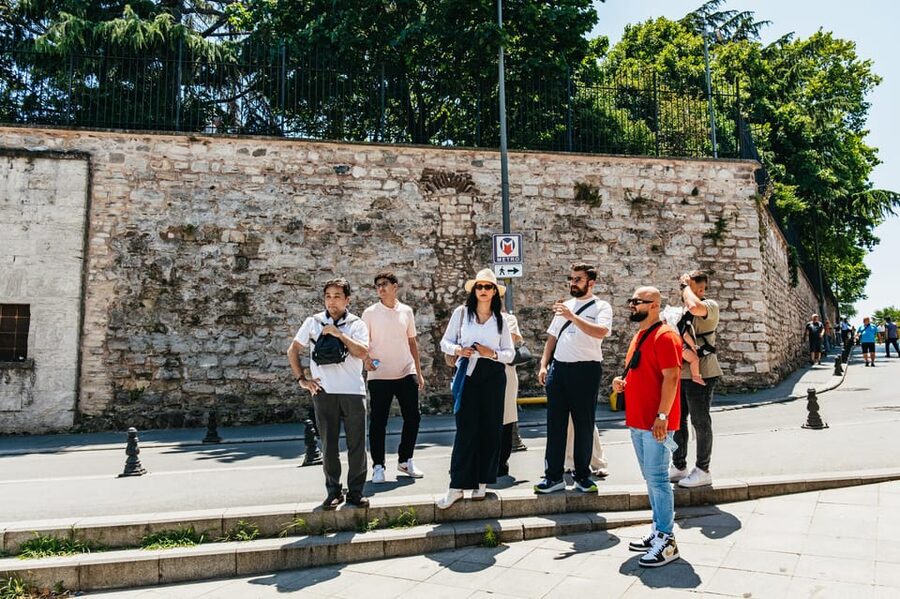 Istanbul: Hagia Sophia, Blue Mosque, Suleymaniye Mosque Tour - Meeting at the German Fountain in Sultanahmet