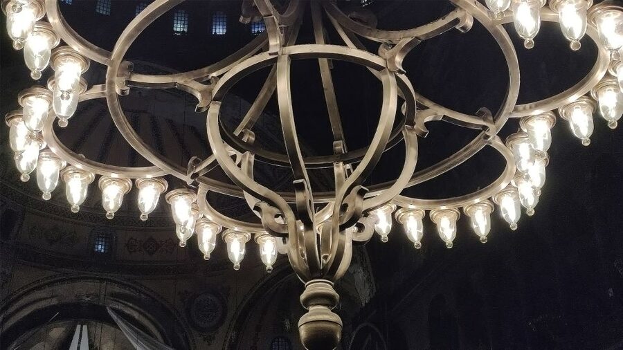 Istanbul: Hagia Sophia Guided Tour - Mosaics, faces, and layered meaning