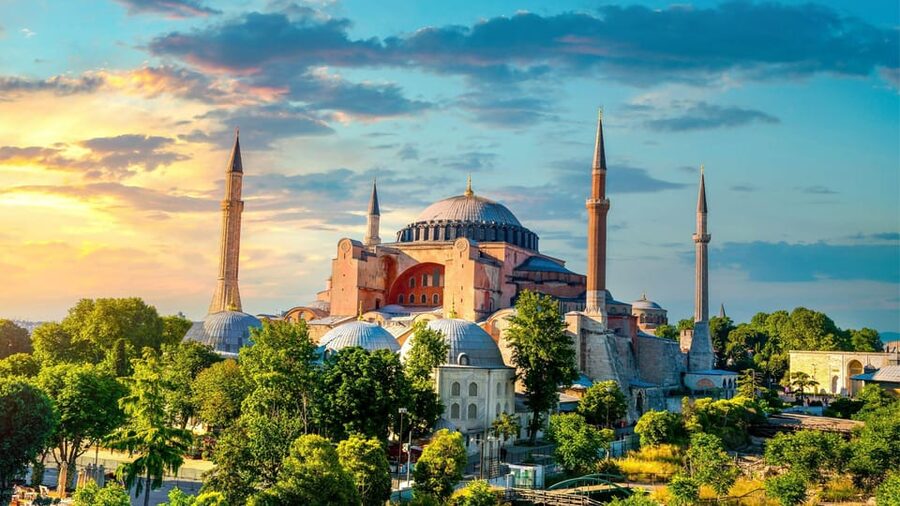 Istanbul: Hagia Sophia Guided Tour with Skip-the-Ticket-Line - Meeting behind the Blue Mosque