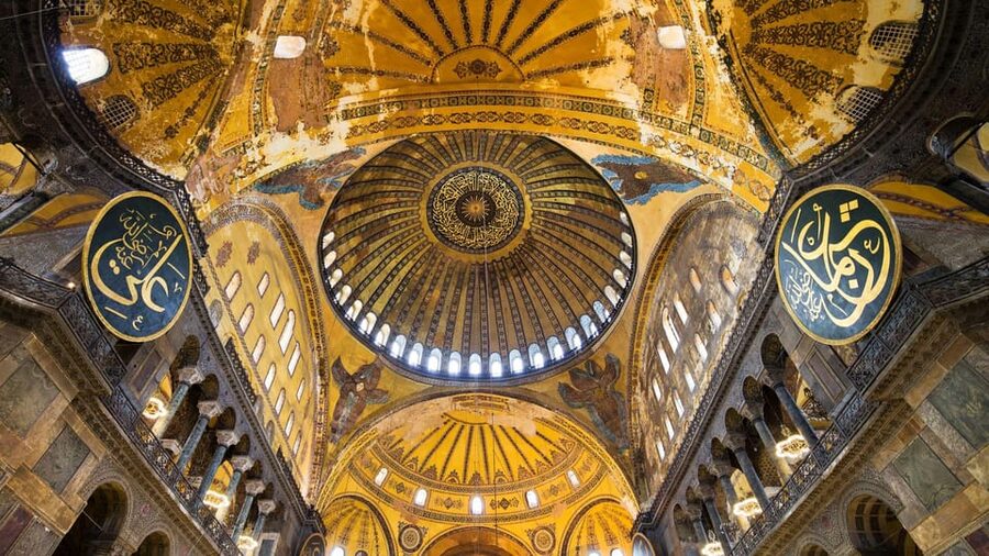 Istanbul: Hagia Sophia Guided Tour with Skip-the-Ticket-Line - A one-hour route through centuries of change