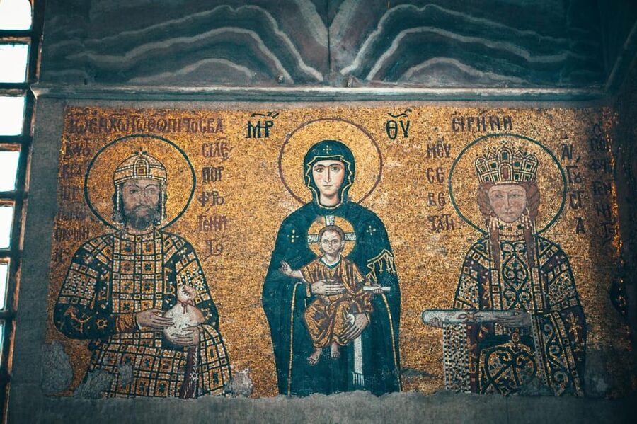 Istanbul: Hagia Sophia Skip-the-Ticket Line & Audio Guide - Crowds, prayer times, and the best arrival hour