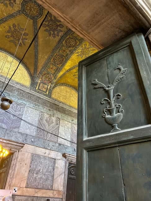Istanbul: Hagia Sophia Ticket with Audio Guide & Blue Mosque - Finding your ticket and using the QR code