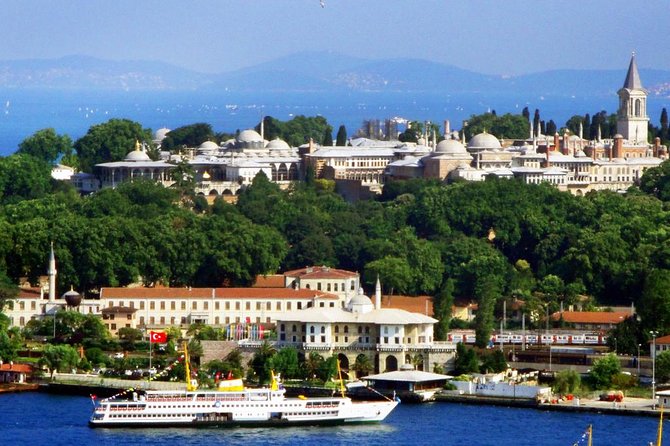 Istanbul Highlights Private Tour: Hotel Pick-Up & Drop-Off - Grand Bazaar: shopping with a side of people watching