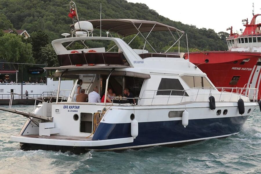 Istanbul: Luxury Yacht Tour at Sunset w Snacks - The return point needs clarification
