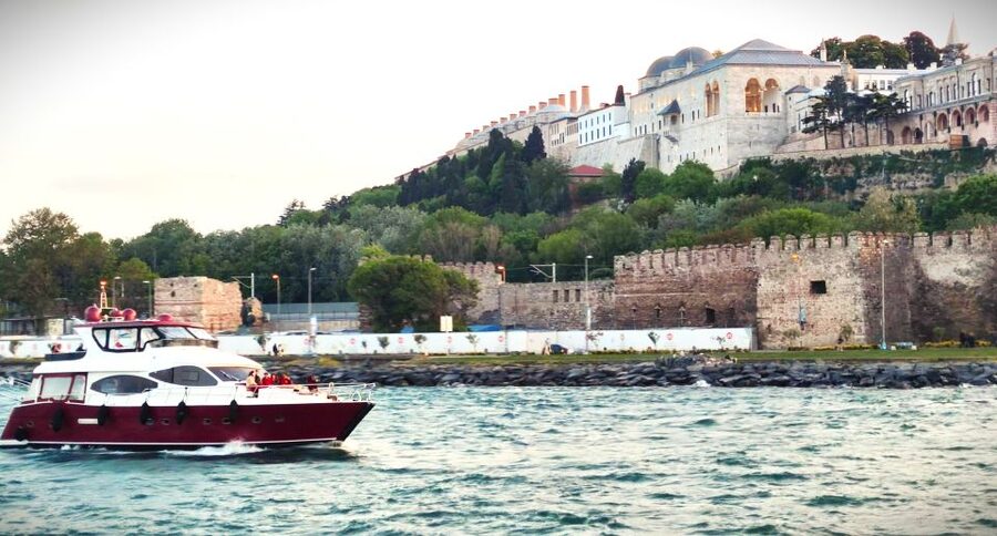Istanbul: Old City Tour and Luxury Sunset Bosphorus Cruise - The guide can shape the whole day