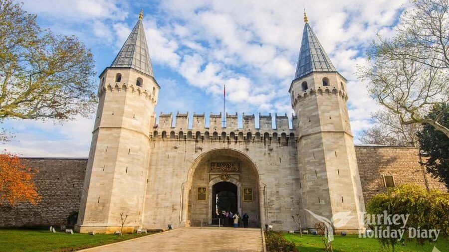 Istanbul: Old City Tour and Luxury Sunset Bosphorus Cruise - Topkapi Palace deserves your attention