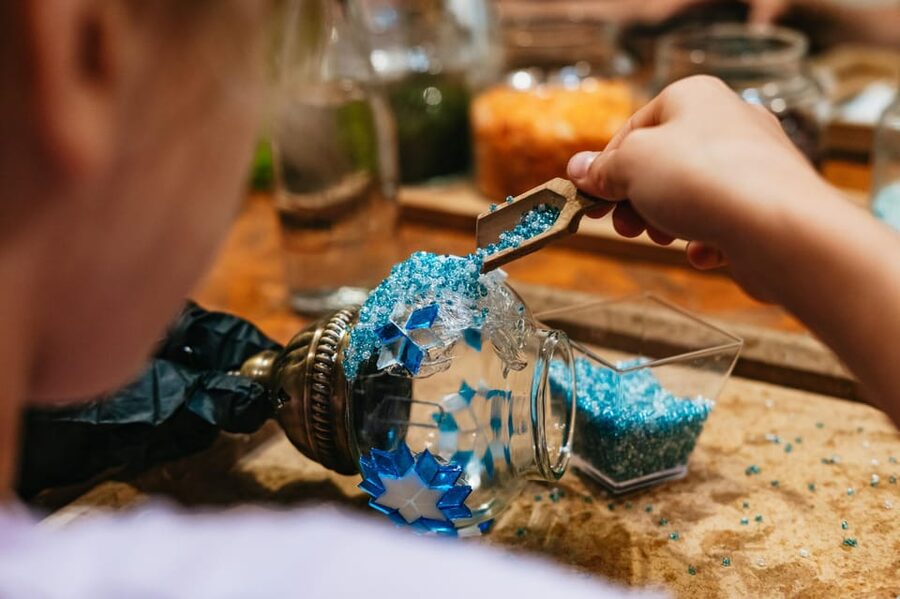 Istanbul:Original Turkish Mosaic Lamp Workshop w/ Snacks - Placing the template and building your design