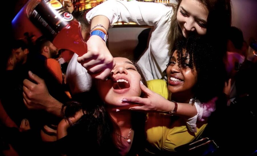 Istanbul: Party Pub Crawl with Party Bus - Key points at a glance