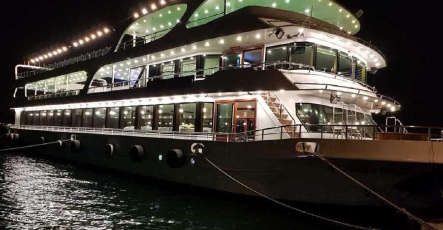Istanbul: Pasha Istanbul Dinner Cruise - The three-course dinner: useful, but not the reason to go