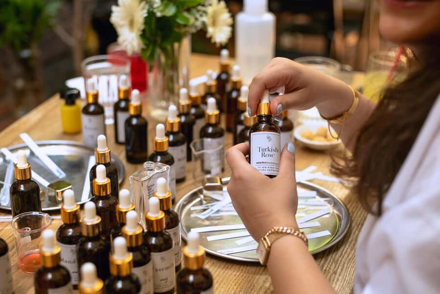 Istanbul: Perfume Making Workshop with Snacks and Drinks - Testing more than 50 fragrance ingredients