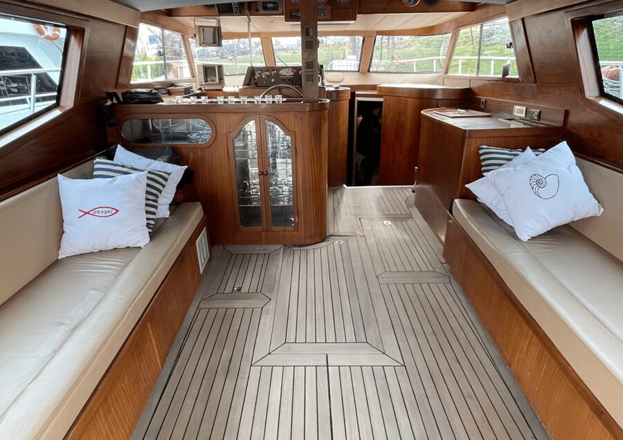 Istanbul: Private Bosphorus Cruise on Luxury Yacht - The first views: Galata Bridge, Galata Tower, and Golden Horn