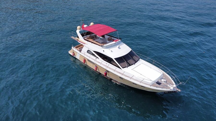 Istanbul: Private Bosphorus Strait Sightseeing Yacht Cruise - Palaces, Fortresses, and the Bosphorus Bridge