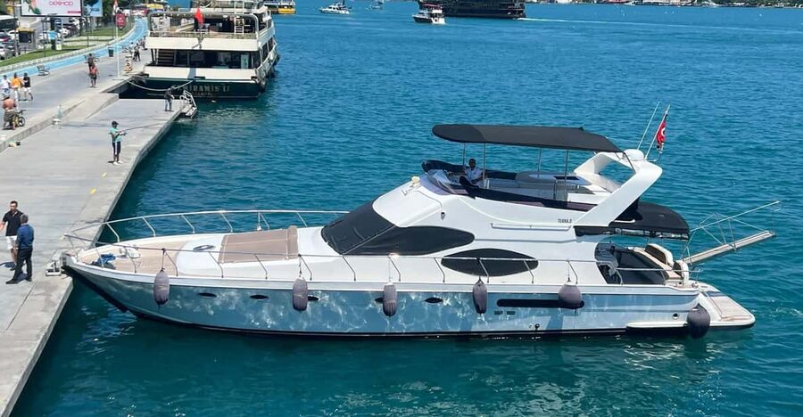 Istanbul: Private Bosphorus Strait Sightseeing Yacht Cruise - What the Crew Does, and What It Does Not Do