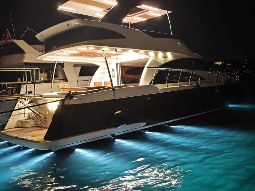 Istanbul: Private Bosphorus Yacht with Tour Guide and Snacks - Why the Bosphorus is Istanbul’s best sightseeing stage