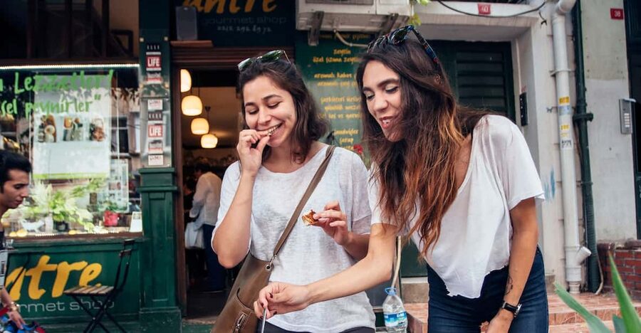 Istanbul: Private Guided Food Tour with 10 Tastings - Should you book the Istanbul 10 Tastings tour?
