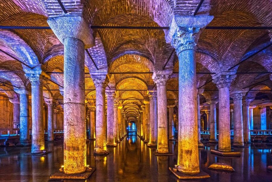 Istanbul: Private Guided Tour - Topkapi Palace and two hours of Ottoman power