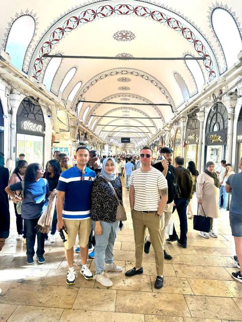 Istanbul: Private Guided Tour - The Grand Bazaar: shopping with a guide nearby