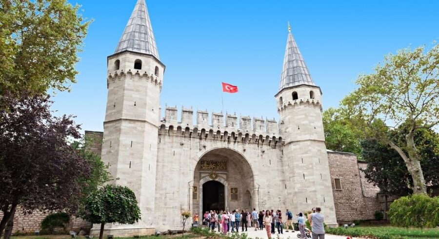 Istanbul: Private Guided Walking Tour - Grand Bazaar and the art of saying no