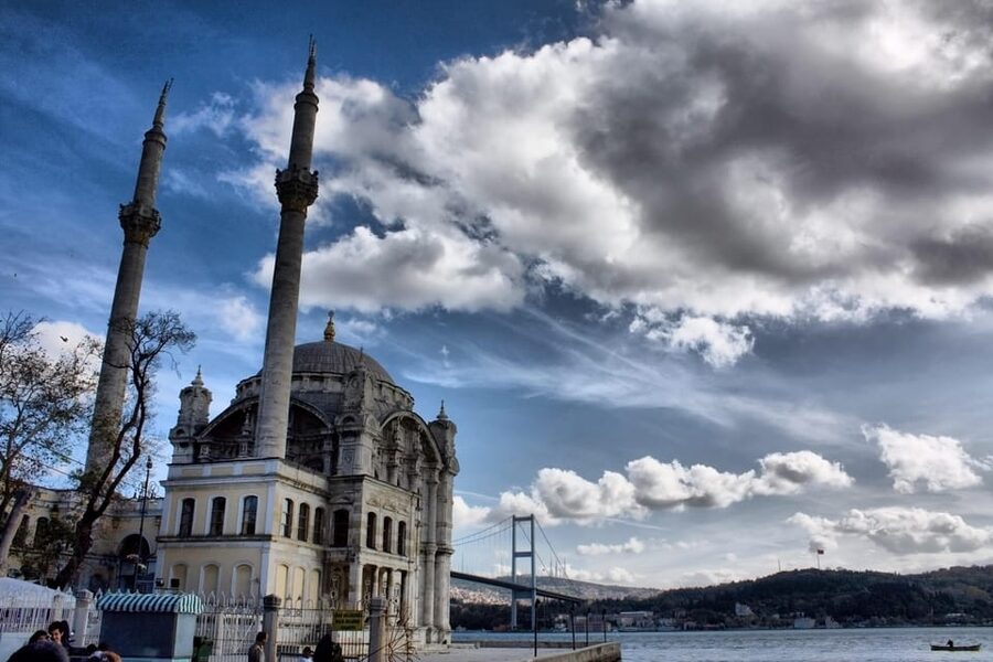Istanbul: Private Old City Tour with Bosphorus Cruise - Sultanahmet Square and the Hippodrome