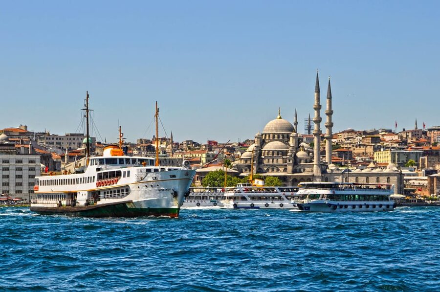 Istanbul: Private Old City Tour with Bosphorus Cruise - The Bosphorus cruise between two continents