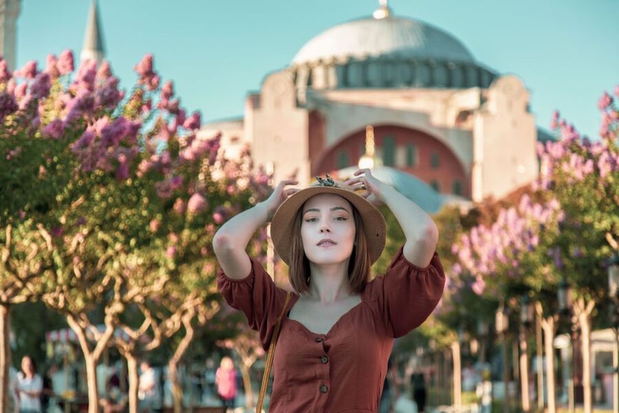 Istanbul: Private photoshoot at Hagia Sophia&Blue Mosque - Why a short photo session works in Sultanahmet