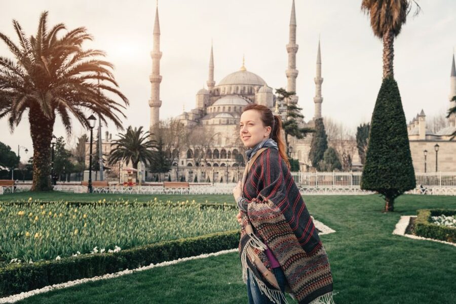 Istanbul: Private photoshoot at Hagia Sophia&Blue Mosque - Timing, comfort, and the practical details