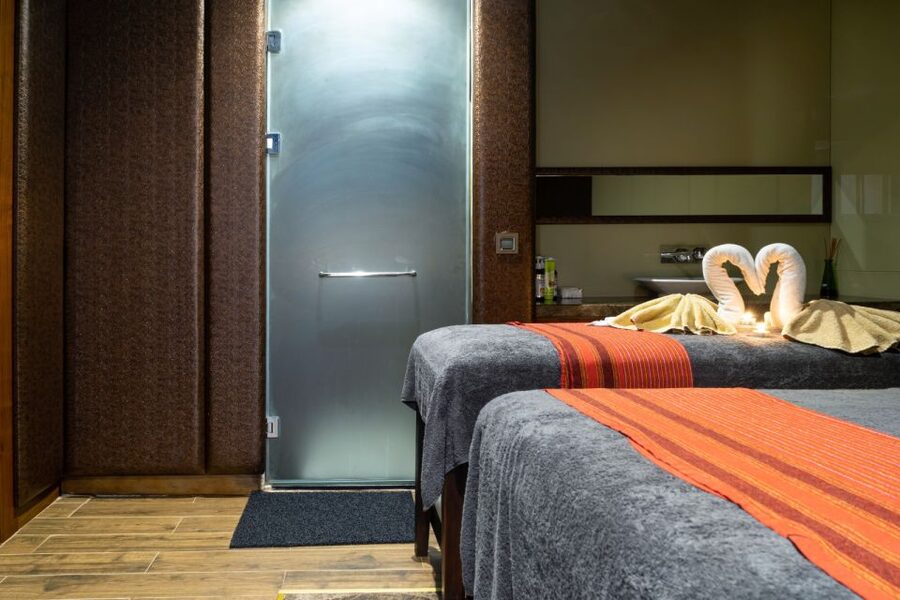 Istanbul: Private Turkish Bath, Massage, and Pool in Taksim - Adding a massage to the hamam