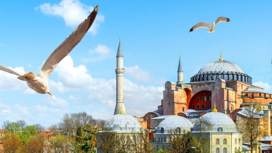Istanbul's Iconic Duo: Hagia Sophia & Basilica Cistern - Why These Two Sights Work Well Together