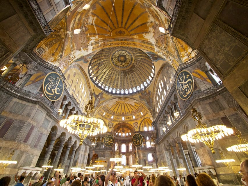 Istanbul: Secret Treasures Skip-The-Line Tour with Lunch - The Grand Bazaar: browse with a cool head
