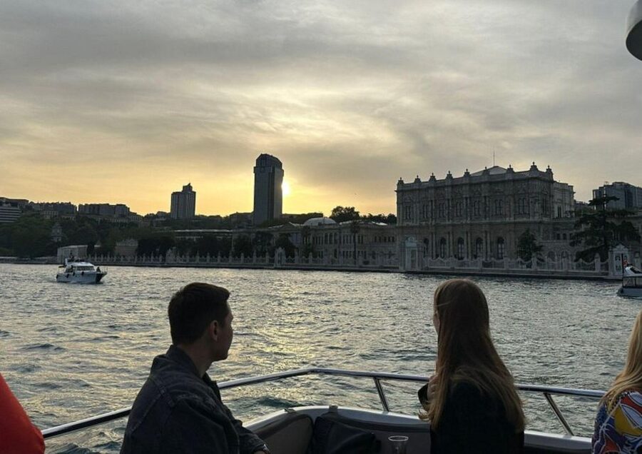 Istanbul: Small-Group Luxury Yacht Sunset Cruise w/ Snacks - What the audio guide adds