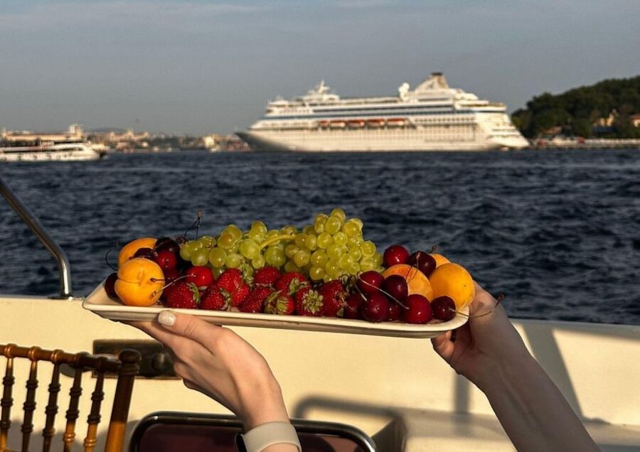 Istanbul: Small-Group Luxury Yacht Sunset Cruise w/ Snacks - Bebek and the Asian shore