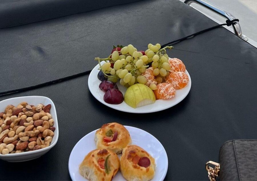 Istanbul: Small-Group Luxury Yacht Sunset Cruise w/ Snacks - Maiden’s Tower and the return toward the Golden Horn