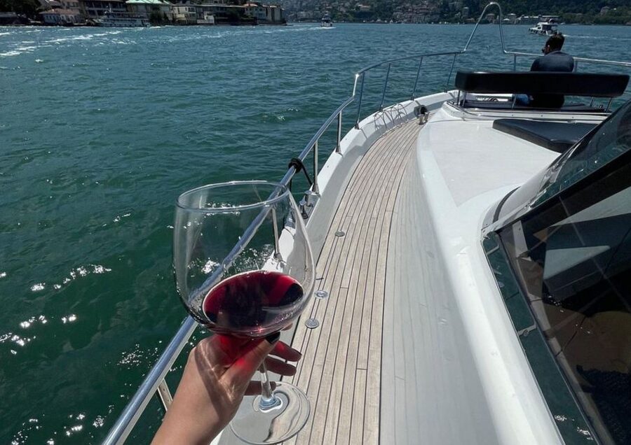 Istanbul: Small-Group Luxury Yacht Sunset Cruise w/ Snacks - Snacks, drinks, and the small-yacht setting