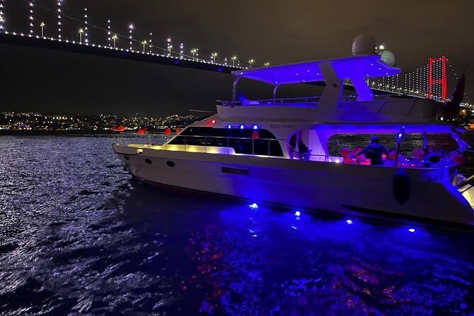 Istanbul: Small-Group Yacht Cruise with Snacks, Sunset or Daytime - Snacks, tea, and optional drinks