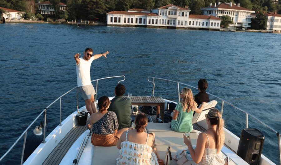 Istanbul: Small Group Yacht Tour with Unlimited Wine - Wind, comfort, and who should skip it