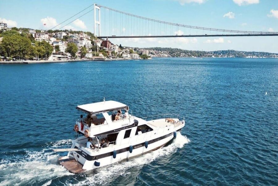 Istanbul: Small Group Yacht Tour with Unlimited Wine - Why a small yacht changes the Bosphorus cruise
